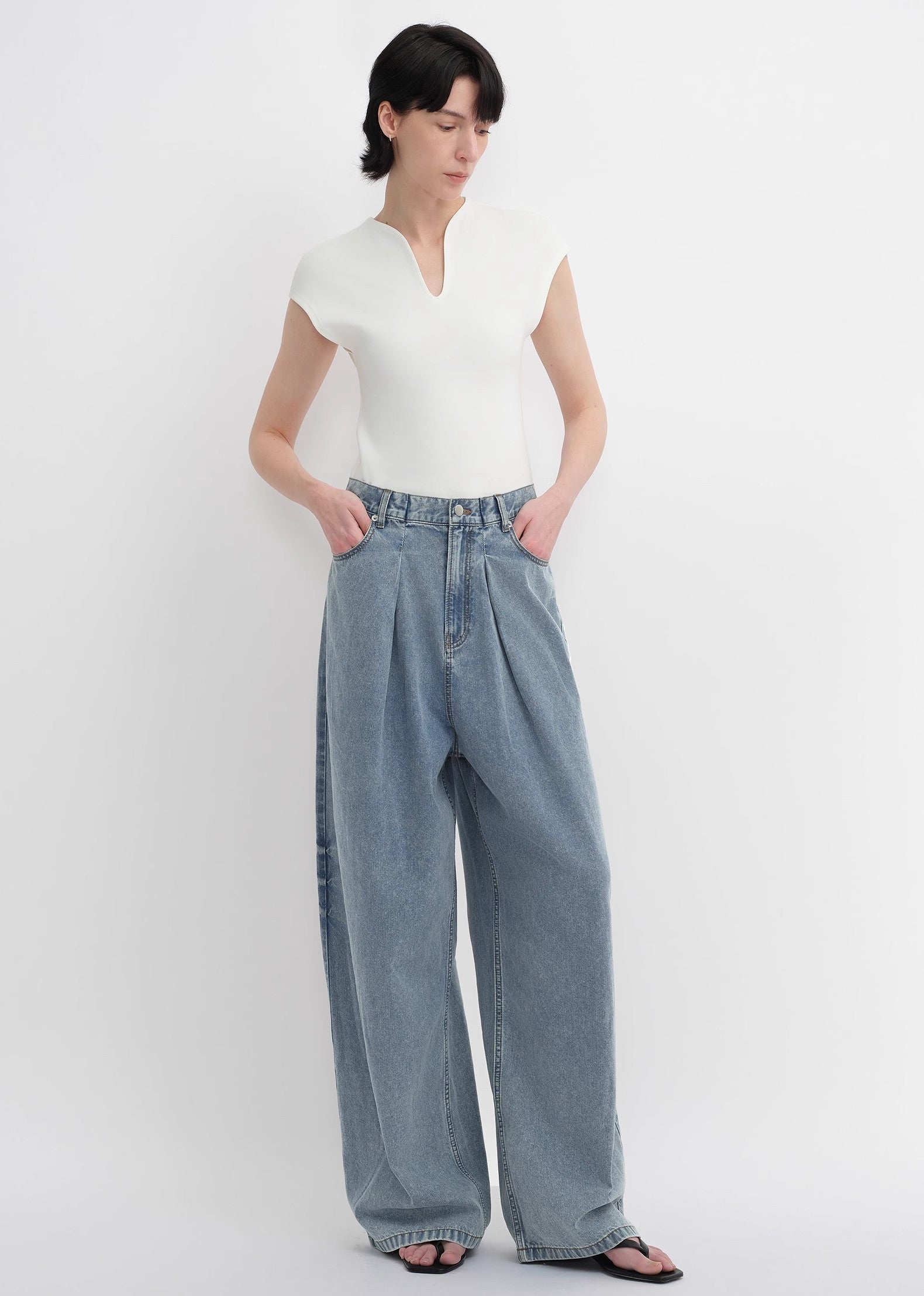 Soft Tencel Cotton Pleated Loose Straight Wide-Leg Jeans – Light Structure