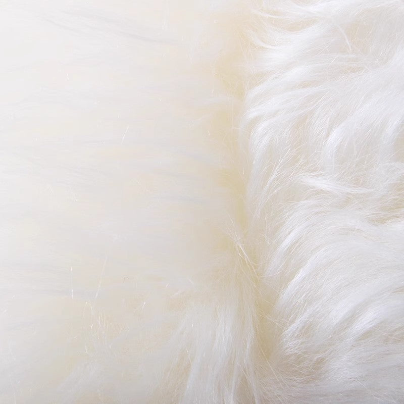 KIENTE STUDIO Two Fur Stitching New Zealand Sheepskin Rug (2’x6’)