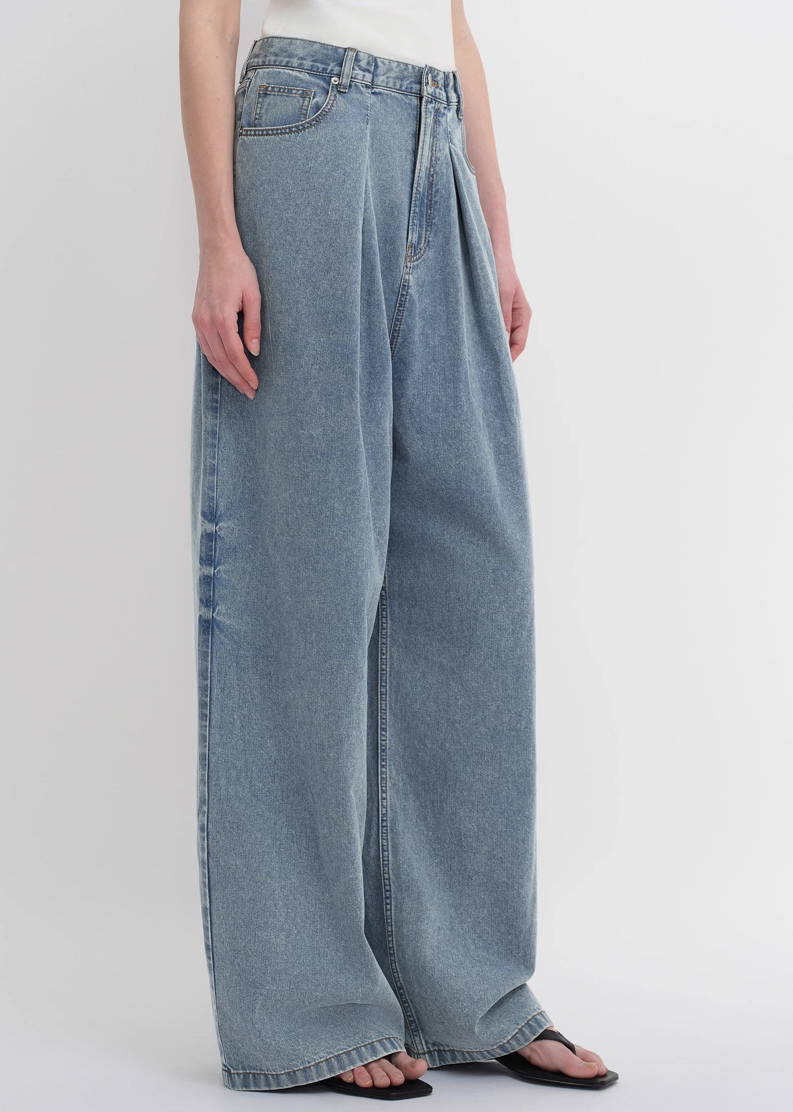 Soft Tencel Cotton Pleated Loose Straight Wide-Leg Jeans – Light Structure