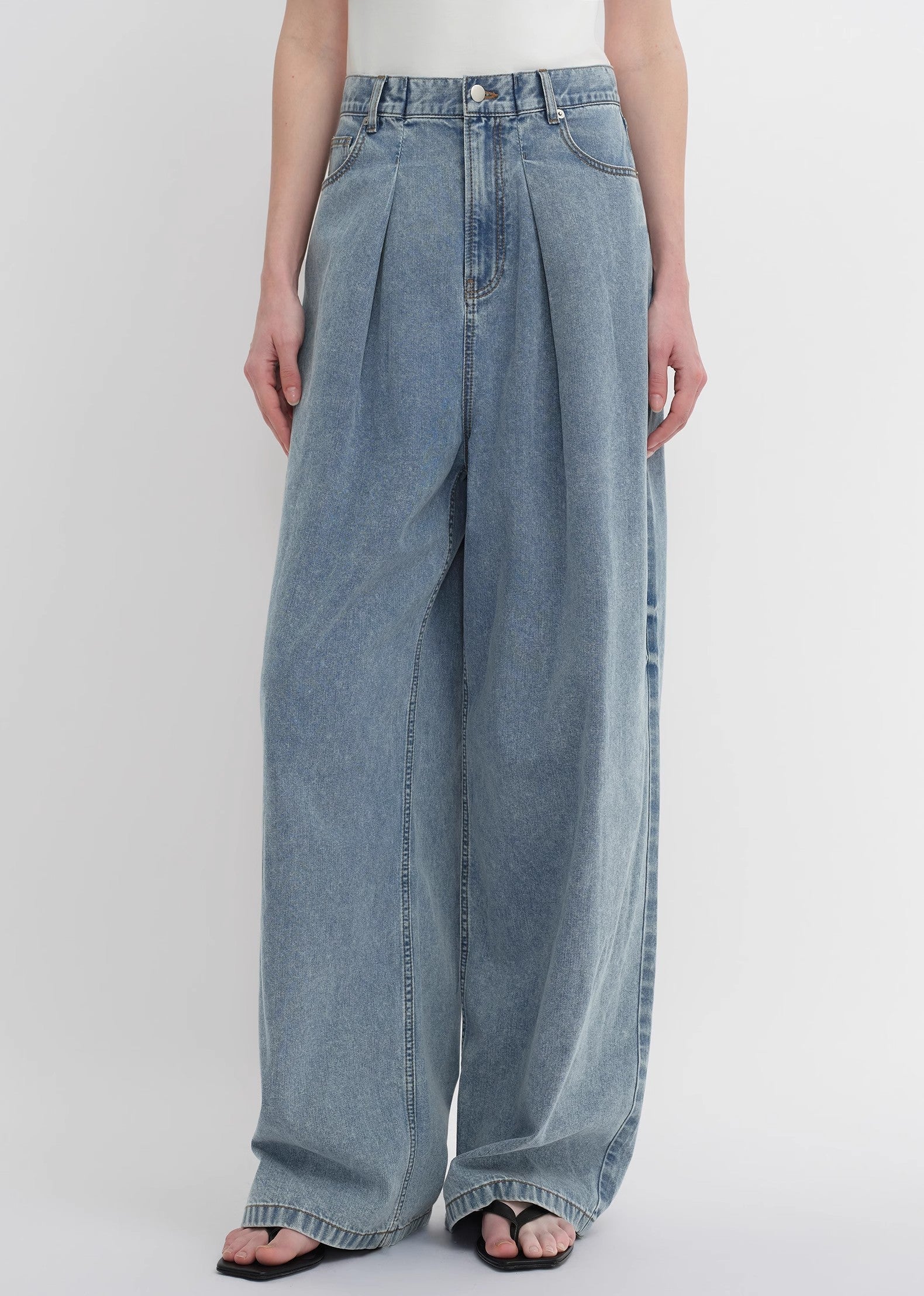 Soft Tencel Cotton Pleated Loose Straight Wide-Leg Jeans – Light Structure