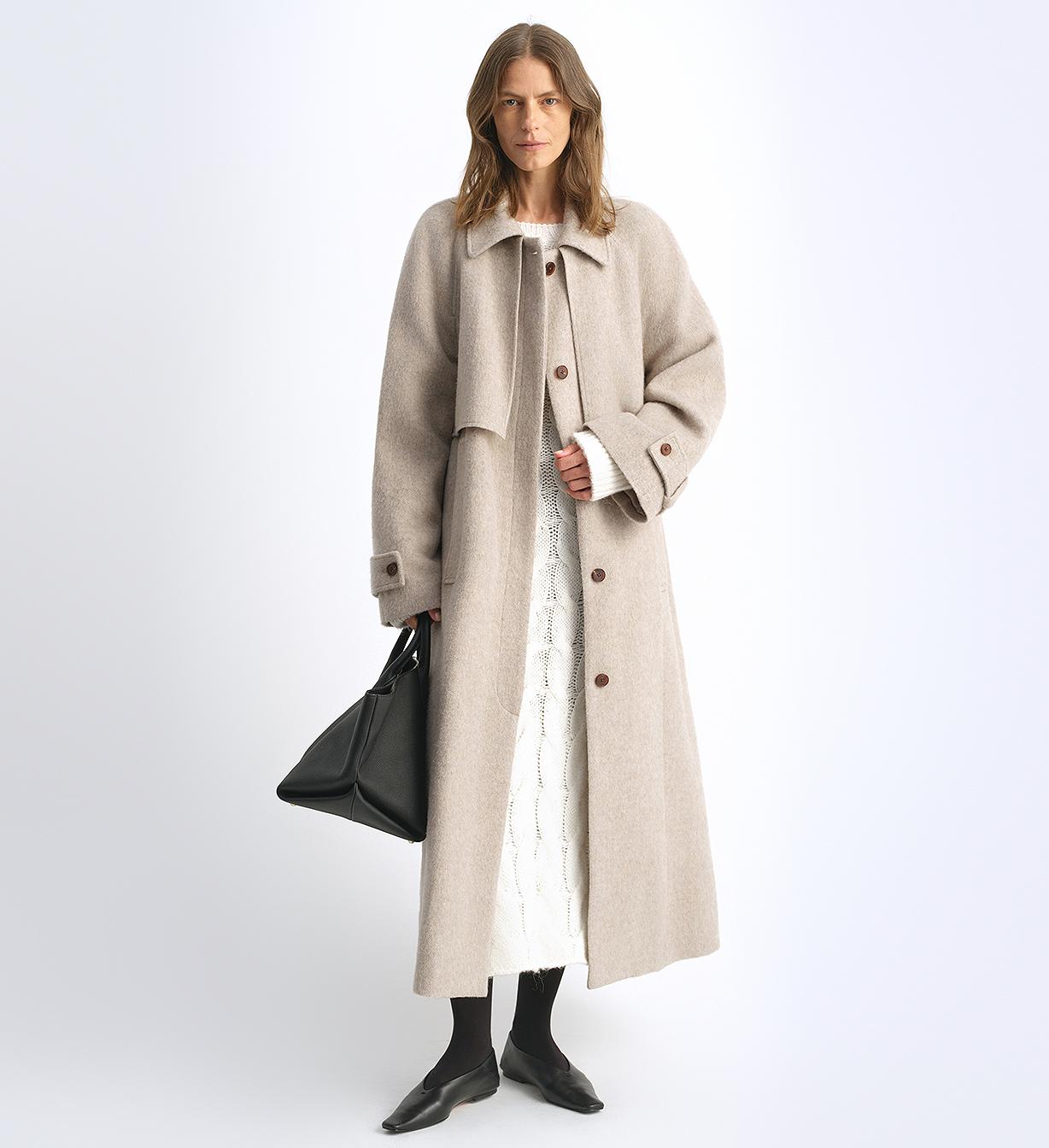 “Moonlit Veil” Straight-Cut Raglan Sleeve Wool Coat – Double-Layer Collar