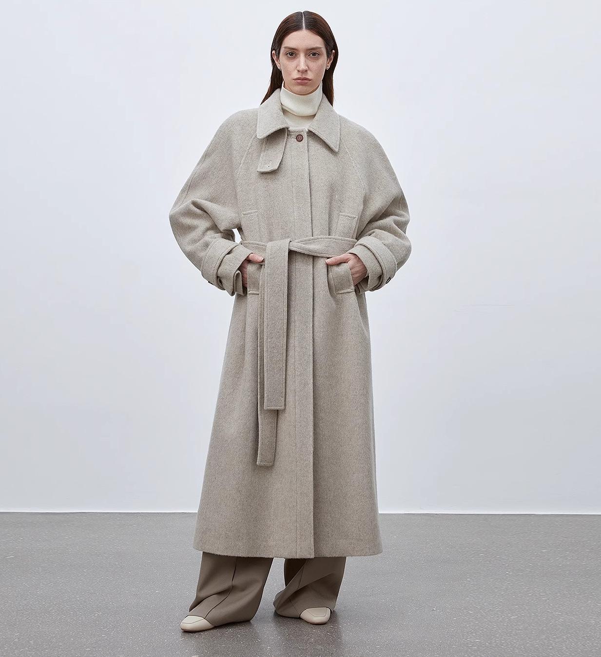 “Moonlit Veil” Straight-Cut Raglan Sleeve Wool Coat – Double-Layer Collar
