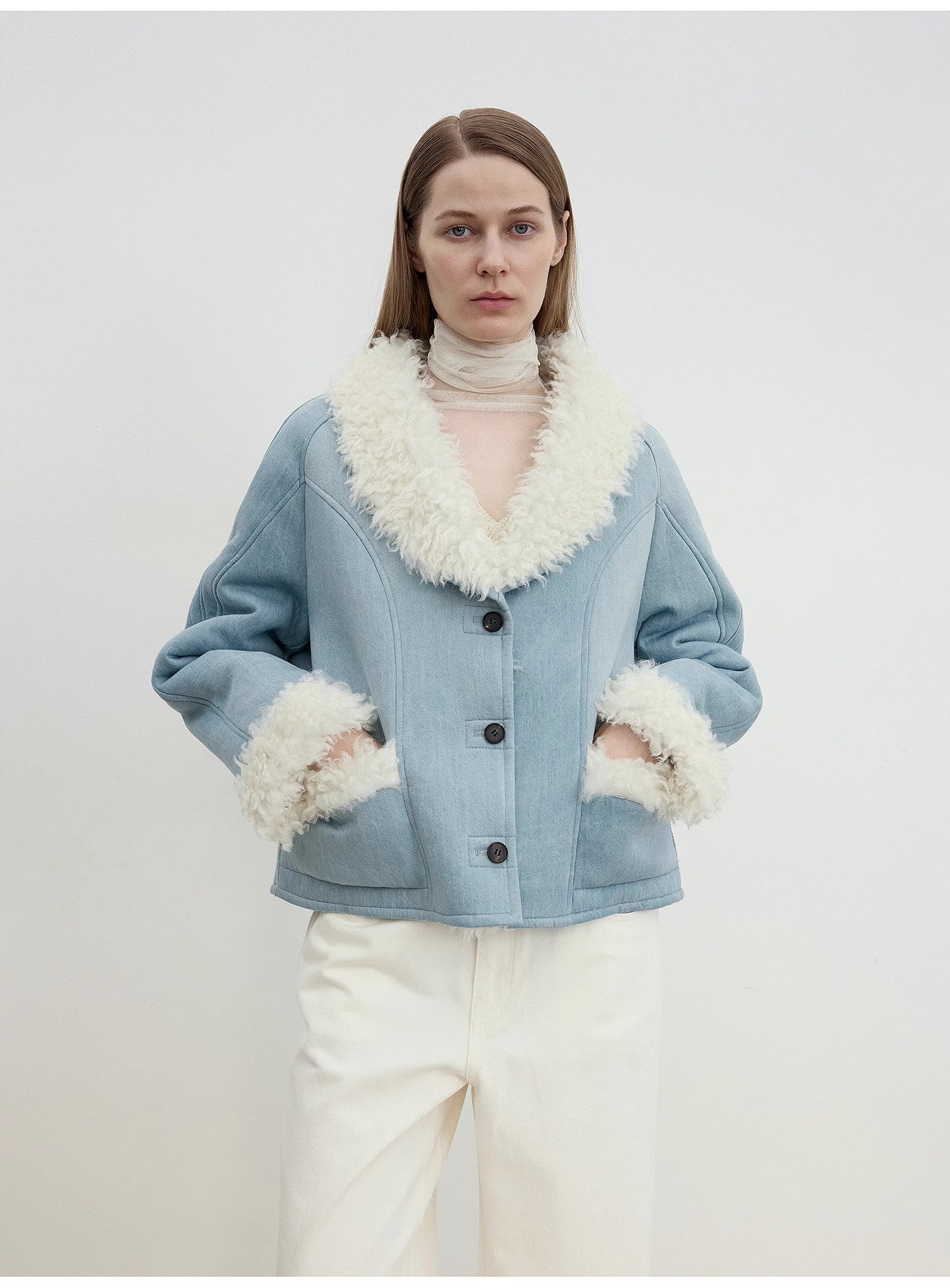 “Pure Era” High-Quality Lamb Wool Short Fur Coat – Contrast Fruit Collar