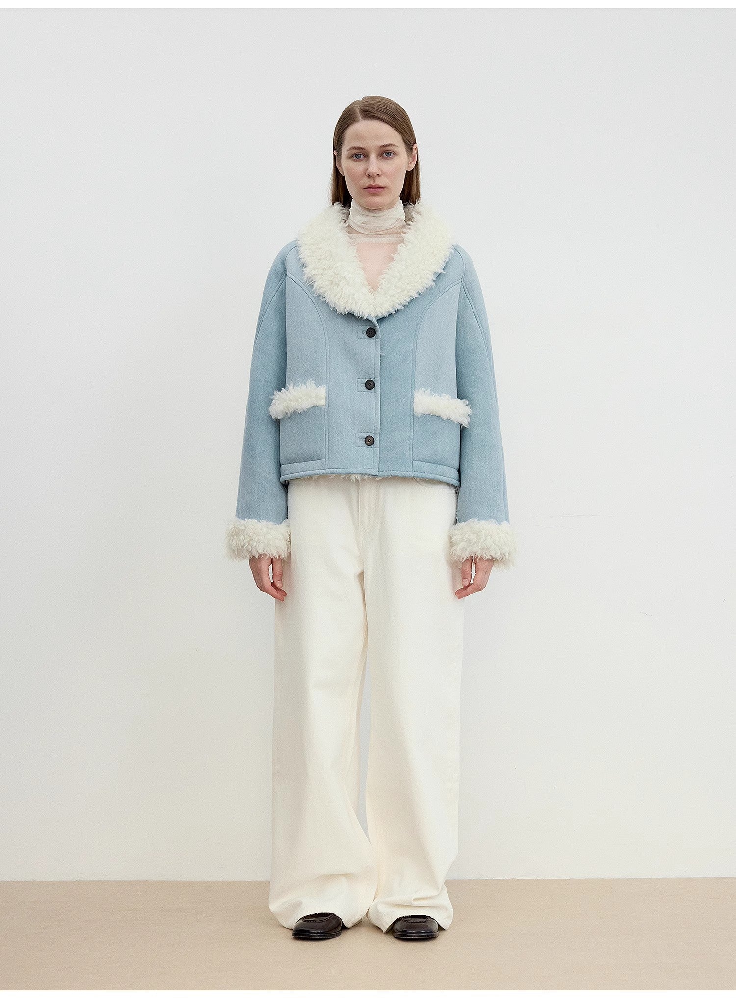 “Pure Era” High-Quality Lamb Wool Short Fur Coat – Contrast Fruit Collar