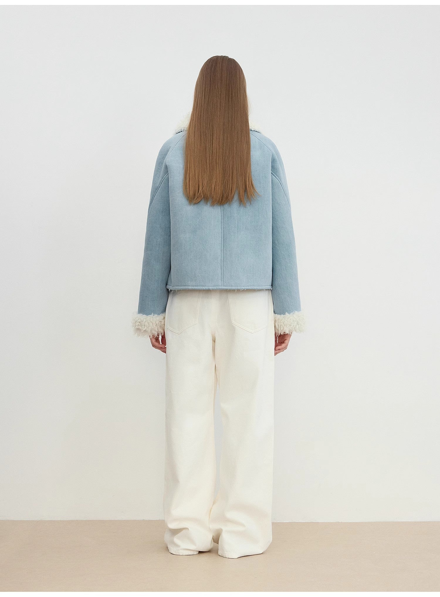 “Pure Era” High-Quality Lamb Wool Short Fur Coat – Contrast Fruit Collar